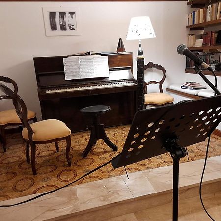 Invit Arti B&B Capoterra Bagian luar foto