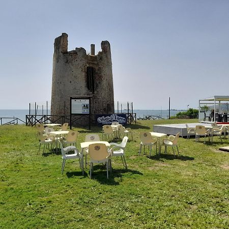 Invit Arti B&B Capoterra Bagian luar foto