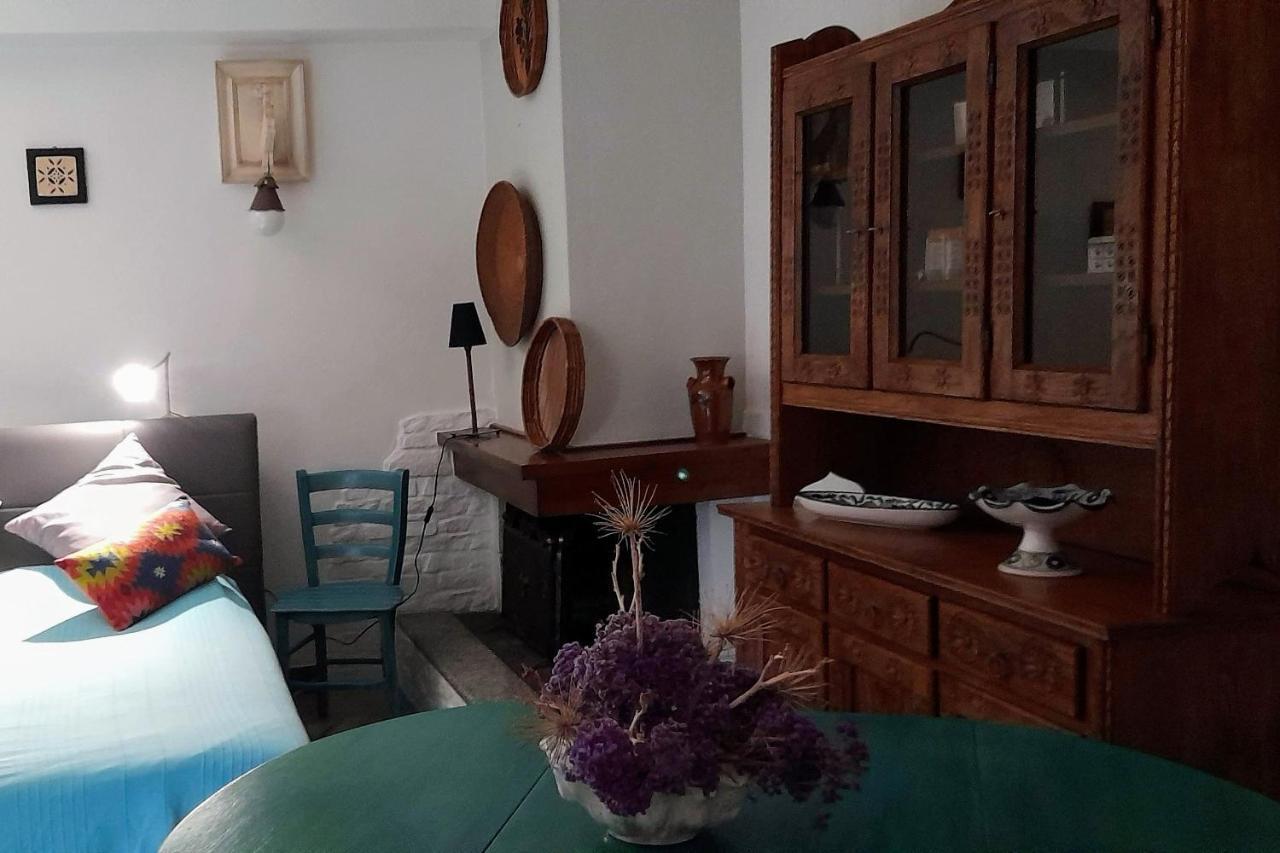 Invit Arti B&B Capoterra Bagian luar foto