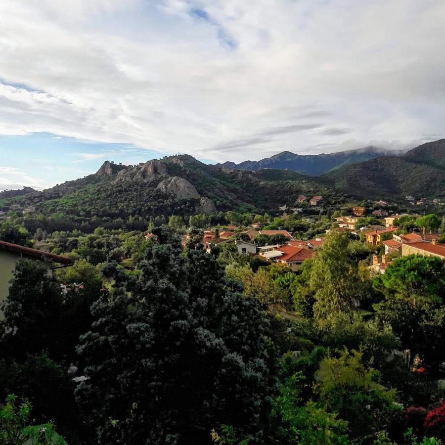 Invit Arti B&B Capoterra Bagian luar foto