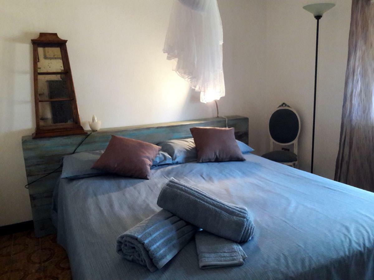 Invit Arti B&B Capoterra Bagian luar foto